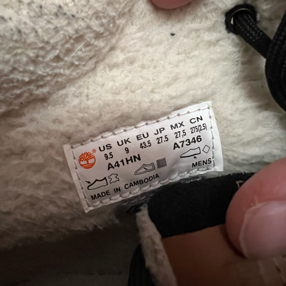 Timberland - Black Suede Ankle Boots with Cream Lining - Picture 5 of 6